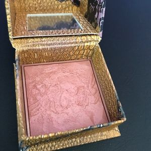 Benefit Blush in Rockateur